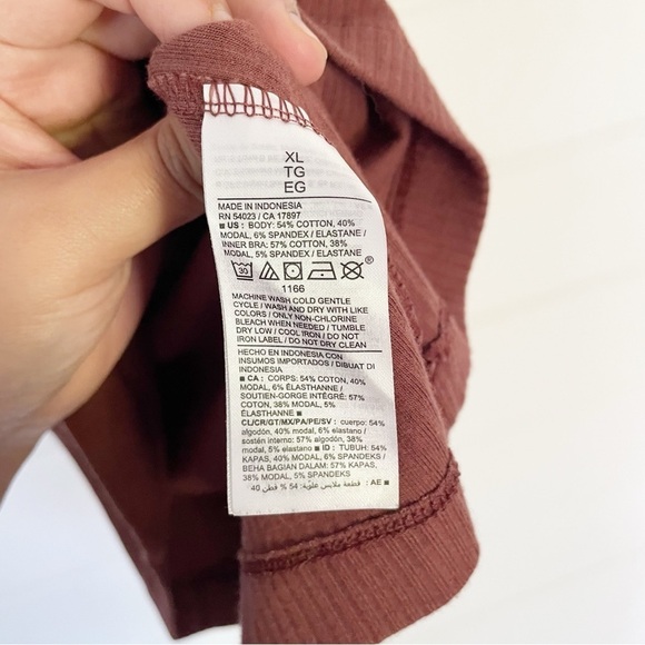 Old Navy Ribbed Brown Sleeveless Halter Top with Built-in Shelf Bra Size XL - Picture 5 of 9